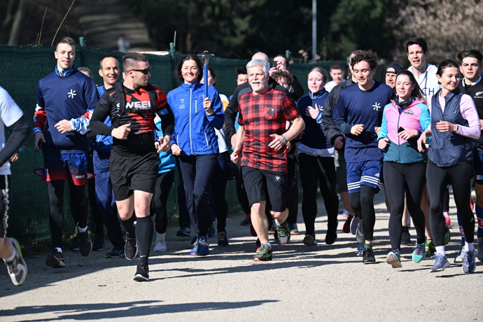 FOTO: Petr Pavel běžel v davu sportovců. – stránka 5