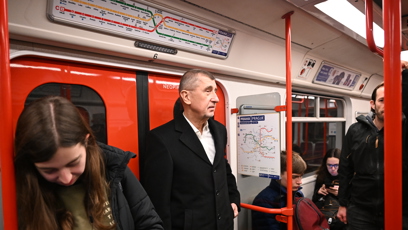 FOTO: Andrej Babiš vypadal chvílemi znuděně.