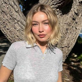 Postřižinami si před jarem prošla také modelka Gigi Hadid...