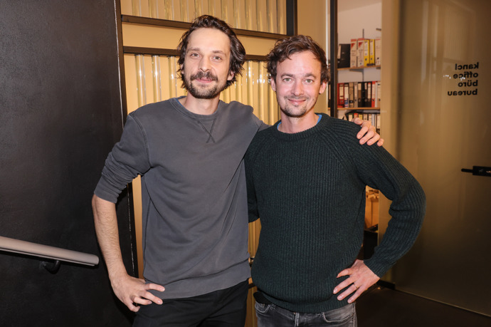 FOTO: Jiří Rendl s Matyášem Řezníčkem si zahráli ve filmu Hranice lásky. – stránka 9