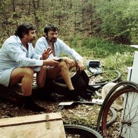 Obsadit do filmu Lasicu a Satinského byl oříšek. Oba měli zákaz činnosti.