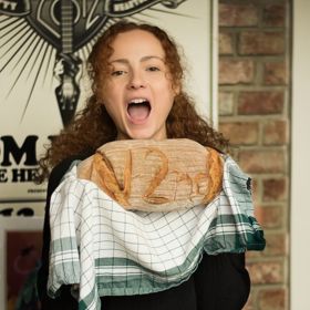 Alexandra Langošová založila rodinu s kytaristou Romanem Helclem. 