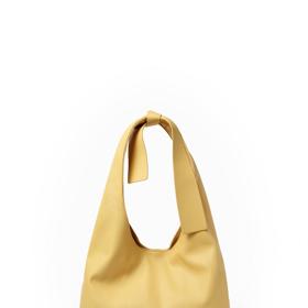 Žlutá kabelka s vázaným uchem, Tatuum, 1 599 Kč