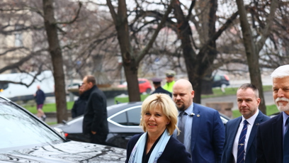 FOTO: Prezident Petr Pavel a první dáma Eva Pavlová přijeli na Krajský úřad v Praze.