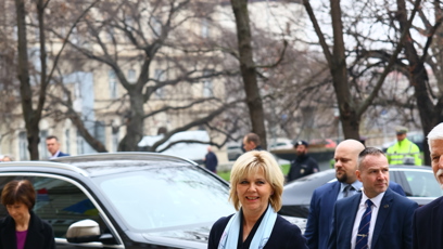 FOTO: Prezident Petr Pavel a první dáma Eva Pavlová přijeli na Krajský úřad v Praze.
