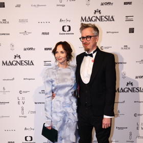 Jana Plodková překvapila na Českých lvech tmavými vlasy. 