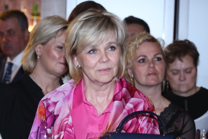 FOTO: Eva Pavlová na křtu kuchařky Romana Vaňka. – stránka 1176