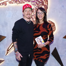 Eva Burešová říká, že na mužích miluje, když nosí šperky. Její partner Přemek Forejt se jich rozhodně nebojí.