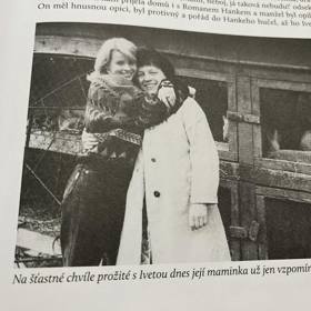 Iveta Bartošová se svou matkou Svatavou.