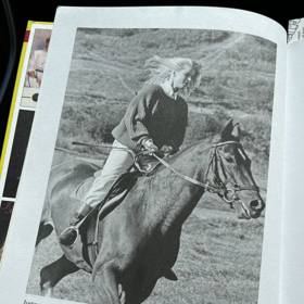 Iveta Bartošová jeden čas propadla také jízdě na koni, po vzoru své sestry Ivany.