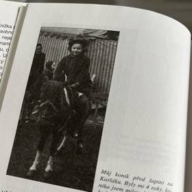 Už v dětství si byla Helena Růžičková podobná, byť byla velmi štíhlé děvčátko, které navštěvovalo hodiny baletu. 