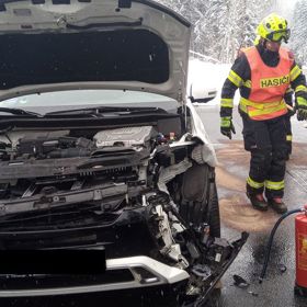 Sníh vedl k nehodám