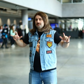 Za Ozzáka se do dnes lidi převlékají.