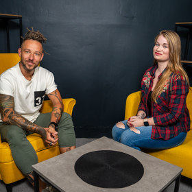 Jakub Bína v pořadu Extra Host. 