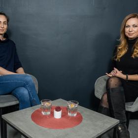 Lékařka se rovněž nechala slyšet, že i v Česku funguje instituce náhradního mateřství, jen není ošetřena zákonem, proto se k ní tak často nepřistupuje.