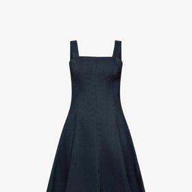 Projmuté midi šaty na ramínka, Esprit, 3 999 Kč.