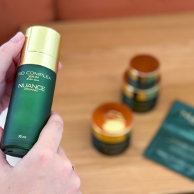 Pleťové sérum podle redaktorky Veroniky skvěle sedne i aknózní pleti.