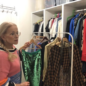 Jitka nás pozvala i do své šatny, která je prý nejdůležitější místností v jejím bytě.