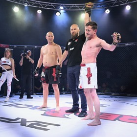 Kulase vyhlašují vítězem.