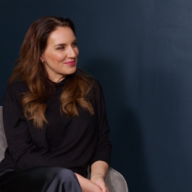 Důkladně spolu probraly Luciin naditý dekolt. Maminka tří kluků přiznala, že ji velká prsa trápila značnou část života.