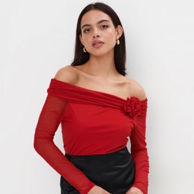 Asymetrický top s aplikací, Mohito, 499 Kč.