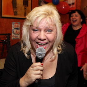 Zpěvačka Marie Pojkarová, interpretka známého virálního hitu Pejskové se koušou.