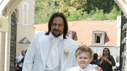 FOTO: Prstýnky nesl malý Artur