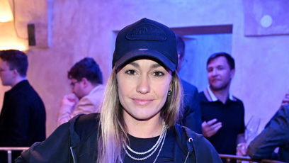 FOTO: Bára Mlejnková v celo-černém outfitu.