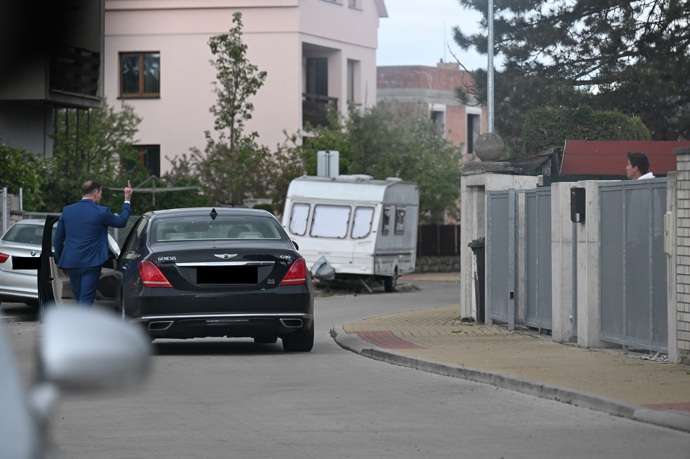 FOTO: Jaromír Soukup se s Dopitou nakonec rozloučil zdvihnutým prostředníčkem – stránka 682