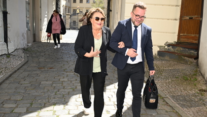 FOTO: Jiřina Bohdalová se přišla podívat na křest knihy Spiknutí.