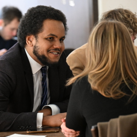 Dominik Feri se dobře bavil. 