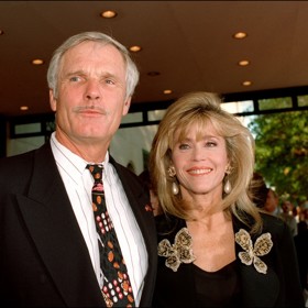 Manželství jim technicky vydrželo 10 let, nefungovalo ale již delší dobu. Ted si navíc měsíc po svatbě našel milenku.