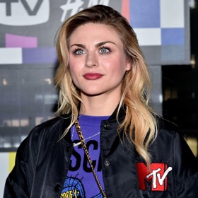 Frances Bean Cobain je jedinou dcerou zesnulého frontmana skupiny Nirvana Kurta Cobaina a jeho ženy Courtney Love.