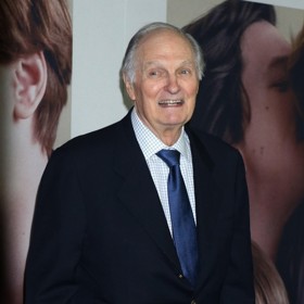 Herec Alan Alda, který v seriálu MASH ztvárnil Hawkeyho Pierce, se snaží proti Parkinsonovi bojovat cvičením.