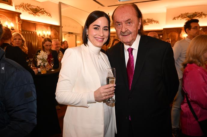 FOTO: Alex Mynářová a František Janeček. – stránka 149