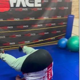 Princezna Droběna a její kotrmelec v akci. 