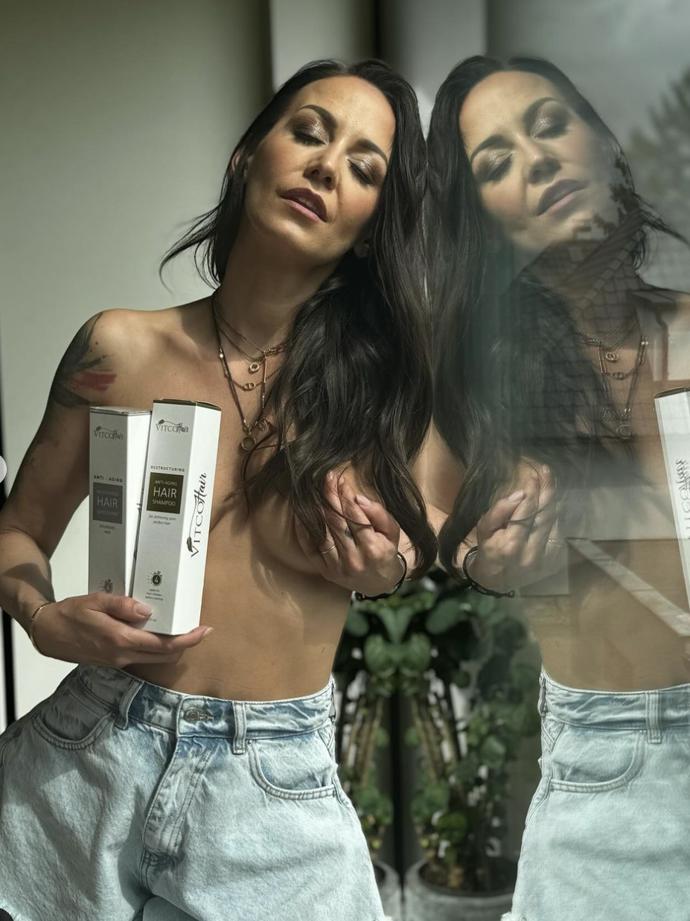 FOTO: Agáta Hanychová se nebojí jít s kůží na trh. – stránka 1195