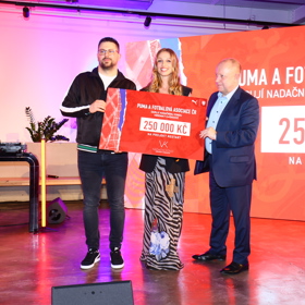 Veronika Kašáková přebrala cenu na akci od PUMY.