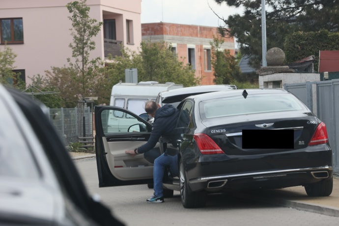 FOTO: Jaromír Soukup odjel bez dcery. – stránka 649