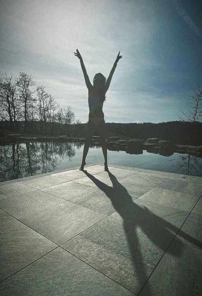 FOTO: Agáta Hanychová ve vítězném gestu. – stránka 1356