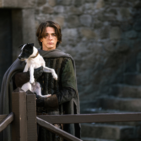 Tomáš Weber v roli, kterou si kdysi zahrál Petr Štěpánek.