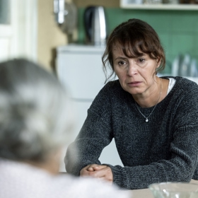 Herečka Lenka Vlasáková hraje dceru Jiřiny Bohdalové.