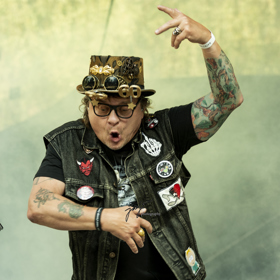 Vilém Čok je nepřehlédnutelnou osobností české rockové scény.