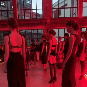 Ukázka z přehlídky Terezy Vu.