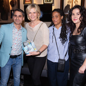 Na křest alba Radka Bangy, Nic není nemožné, zavítala první dáma České republiky, Eva Pavlová. 