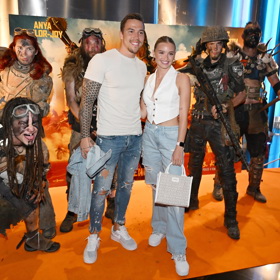 Kryštof Novák s Denisou na premiéře filmu Furiosa. 