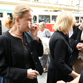 Zora Ulla Keslerová odcházela se slzami v očích.