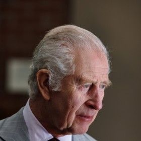 Král Karel III. se kvůli královským povinnostem nemohl setkat se svým mladším synem.