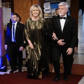 Eva Pavlová nezvolila příliš pěkné šaty.