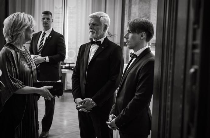 FOTO: Eva Pavlová svými šaty příliš neoslnila. – stránka 826